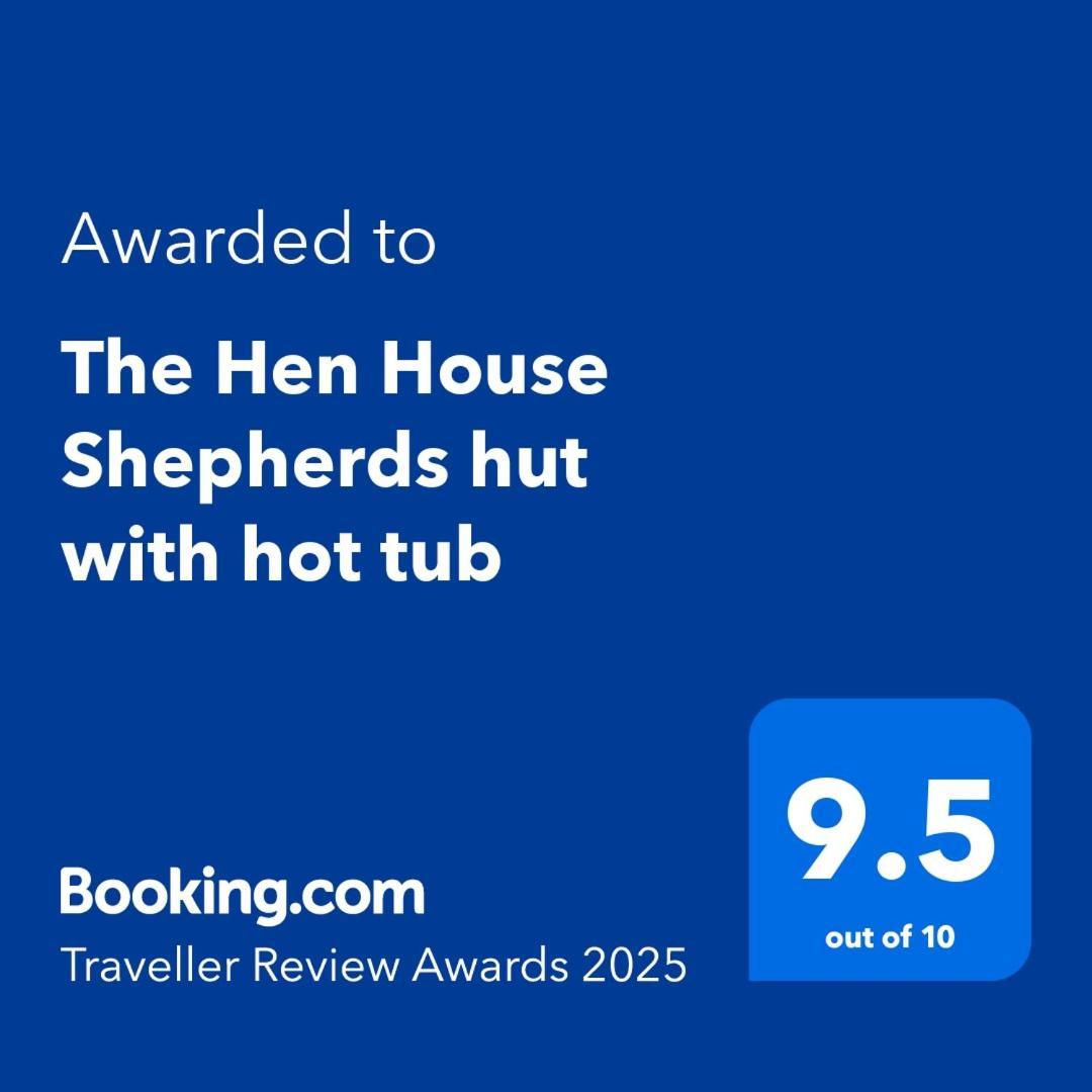 The Hen House Shepherds Hut With Hot Tub Chittoe ภายนอก รูปภาพ